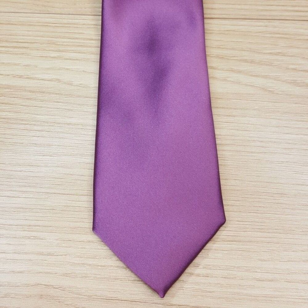 BAR III Mens Neck Tie Solid Magenta Berry Satin Modern Necktie